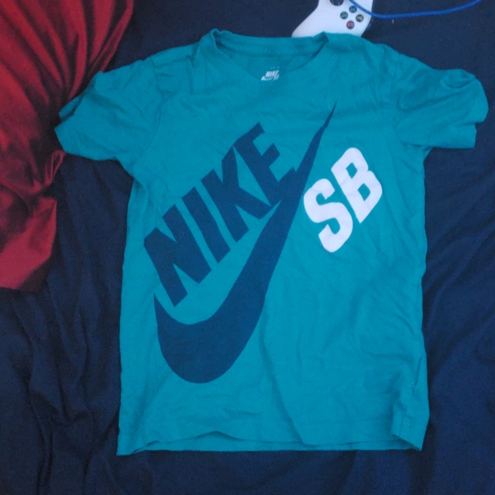 Nike sb big logo tee youth